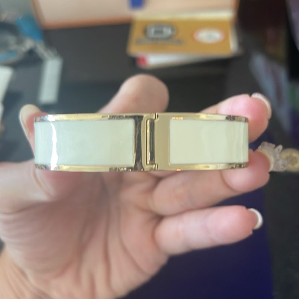 Tory Burch Gold Logo Bracelet - Picture 3 of 4